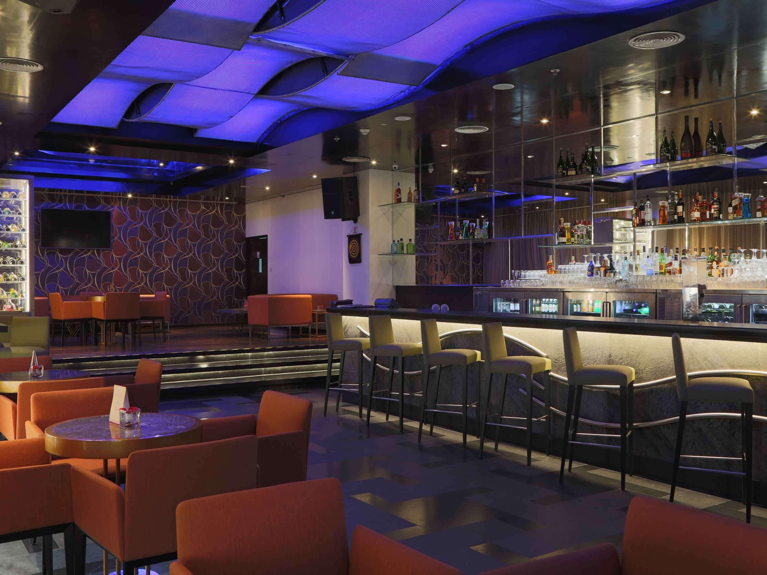 海得拉巴kcp雅高美居酒店 外观 照片 The bar at the 101 bar