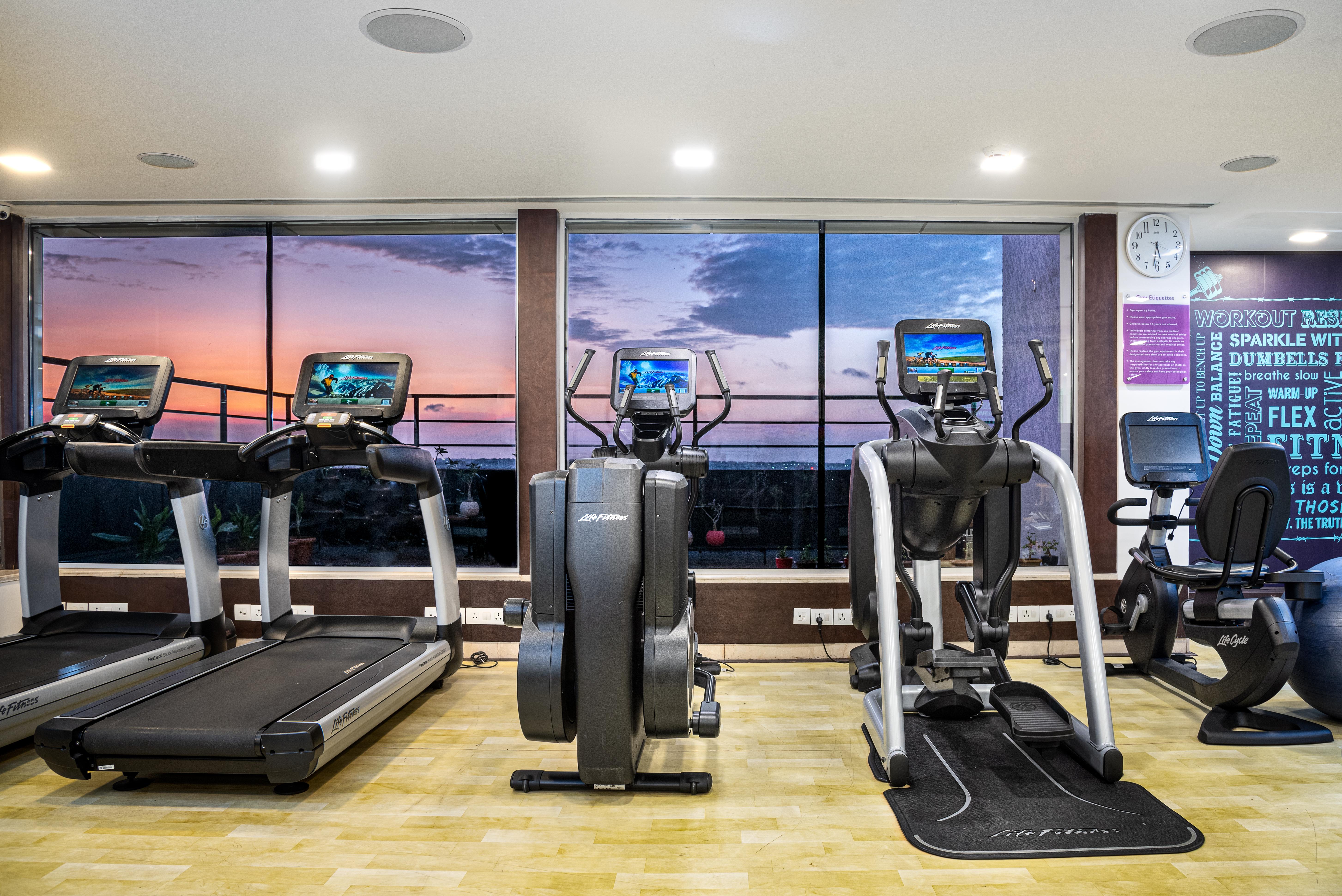 海得拉巴kcp雅高美居酒店 外观 照片 The gym at the hotel
